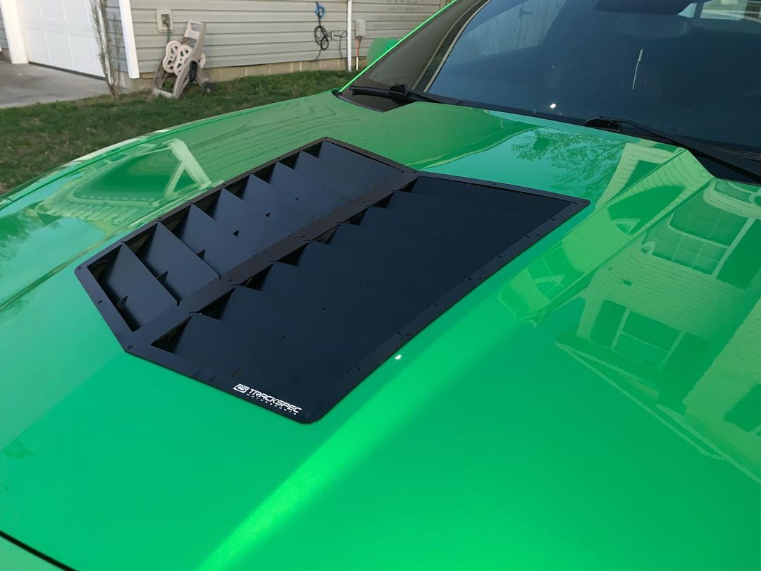 Universal ST2 Center Hood Louver