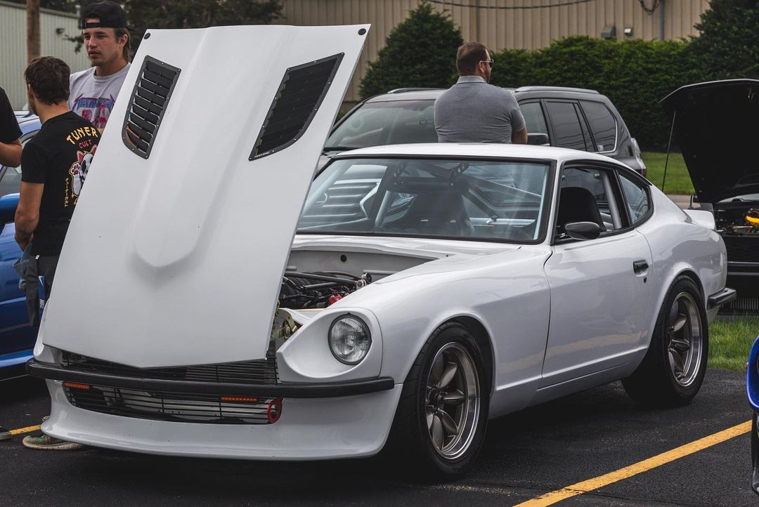 1970-1973 Datsun 240z Wider Hood Vents