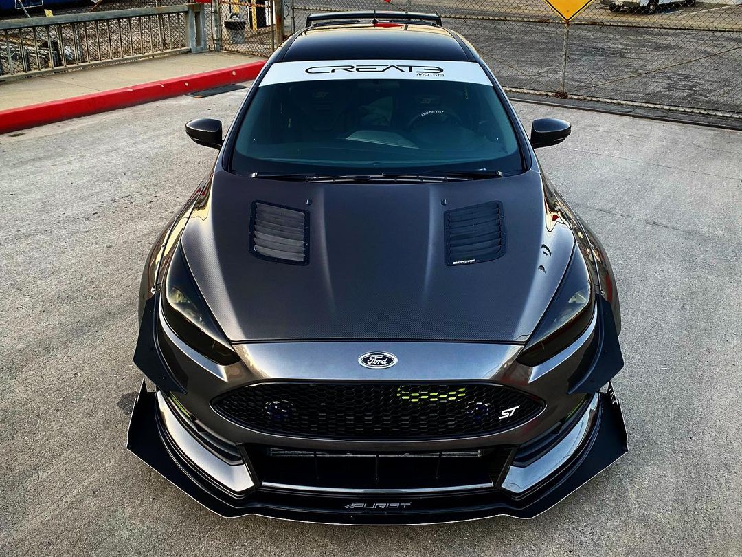 2015-2018 Ford Focus ST/RS Hood Vent Kit