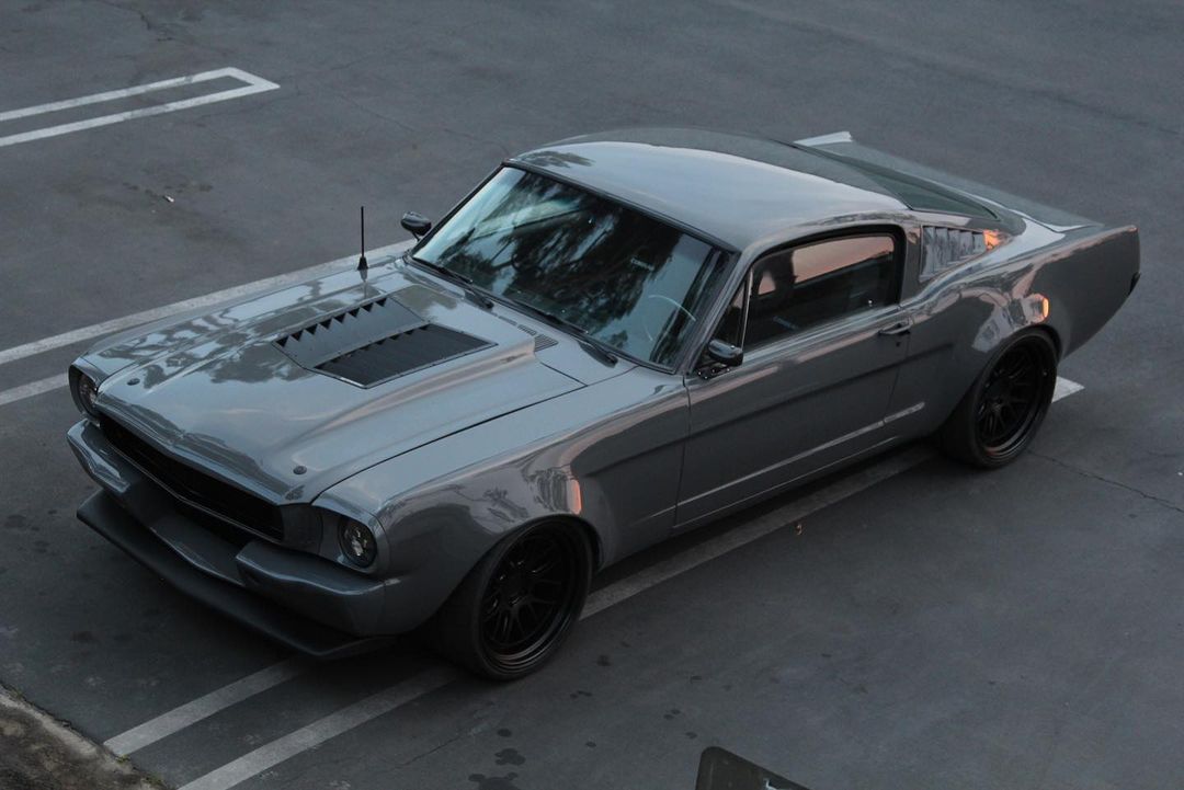 Universal ST2 Center Hood Louver